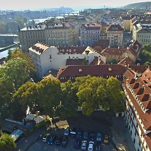 Pytloun Old Armoury Hotell Prag